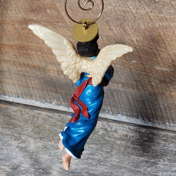 1999 Joyous Angel Ornament - Hallmark Keepsake - Feliz Navidad - Picture 3 of 6